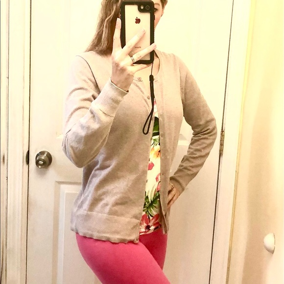 HOLD - Picture 4 of 13